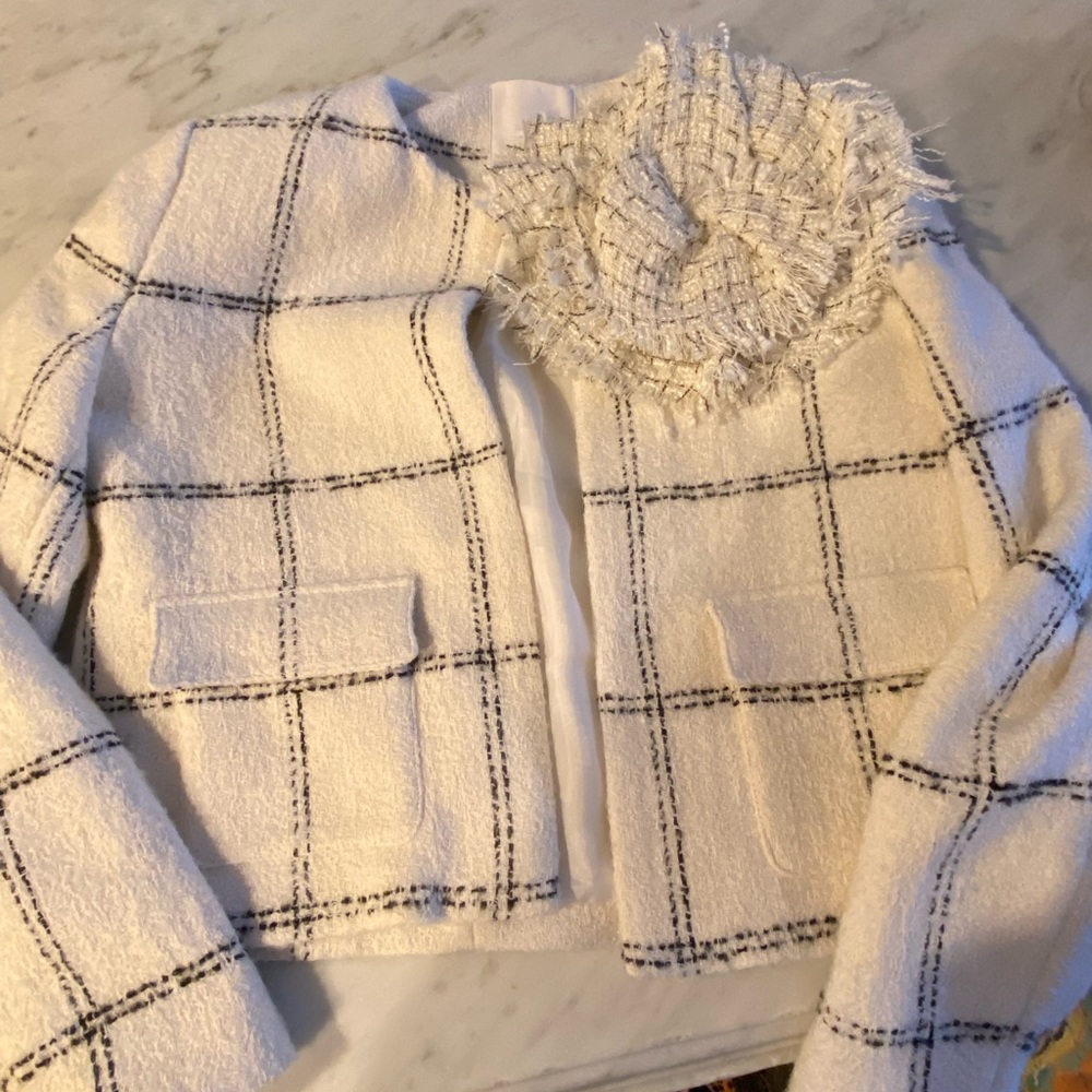 Gorgeous Like new Mango maxi floral tweed blazer with oversized flower size S